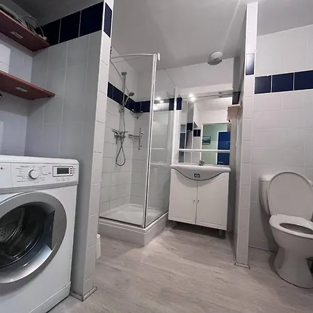 Lejlighed A Deux Pas Des Telecabines, Confortable Avec Parking Et 2 - Fr-1-812-26 Cauterets